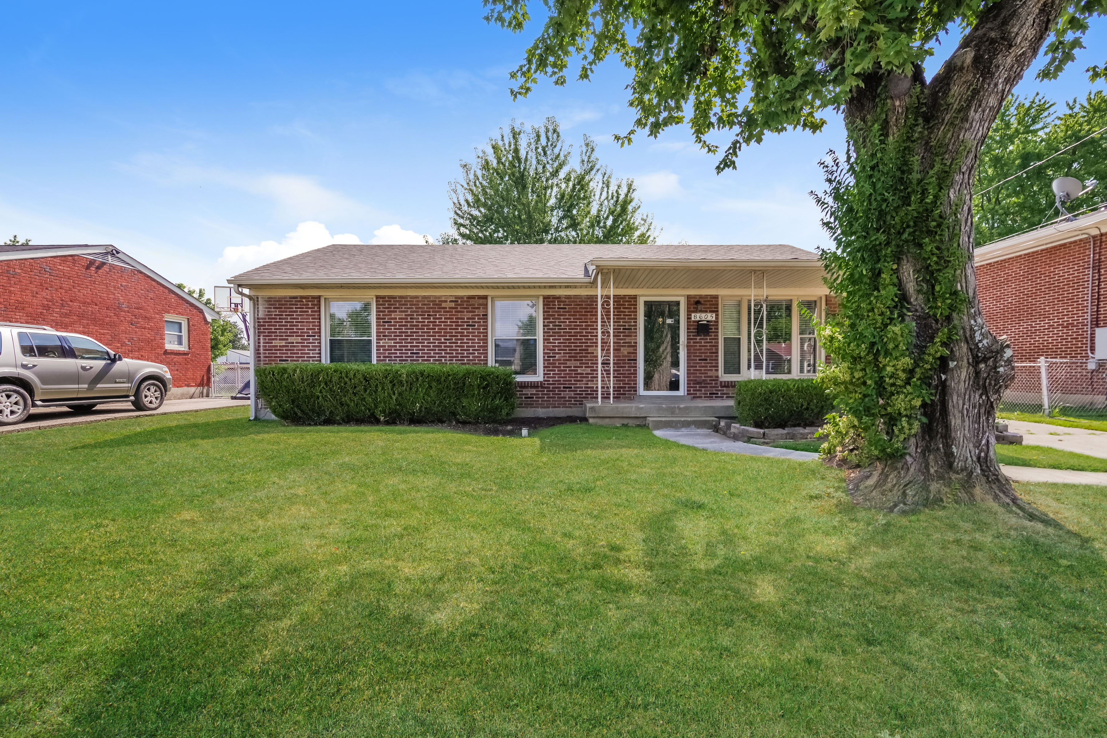 8605 Moody Rd Louisville, KY 40219